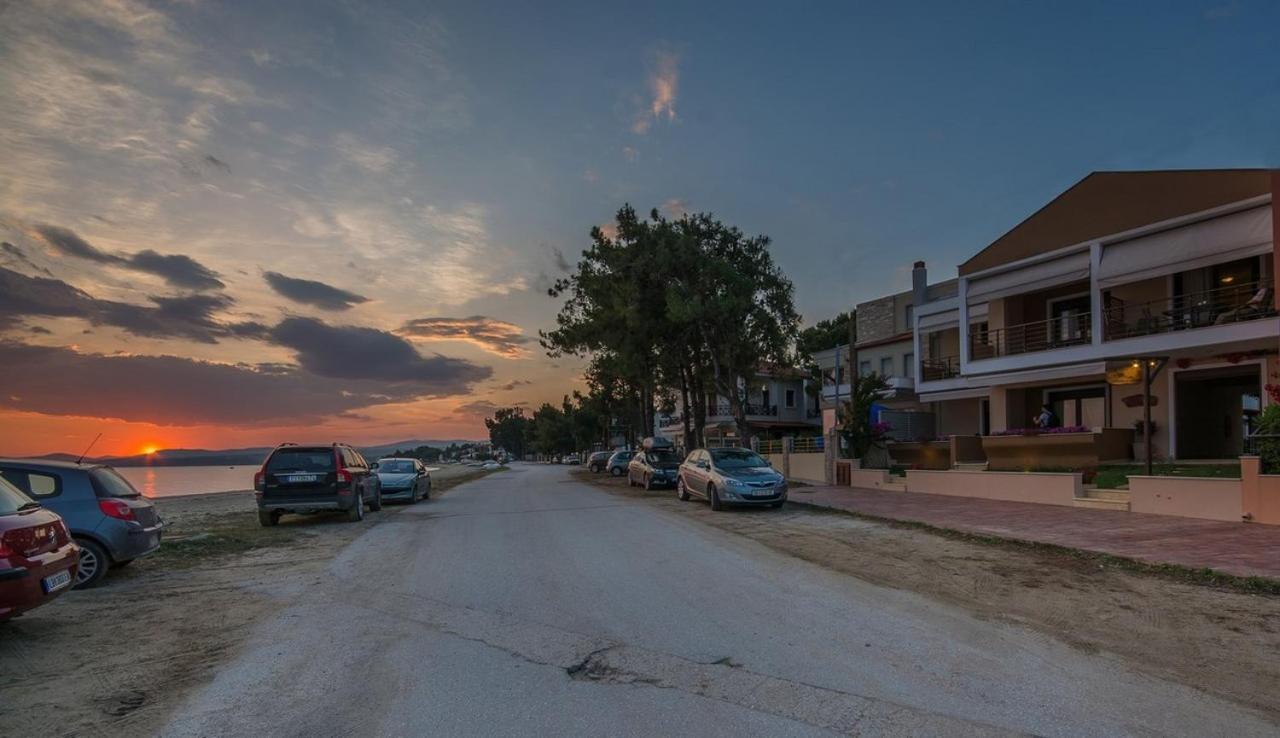 Studio Nikiti Beach Ngoại thất bức ảnh