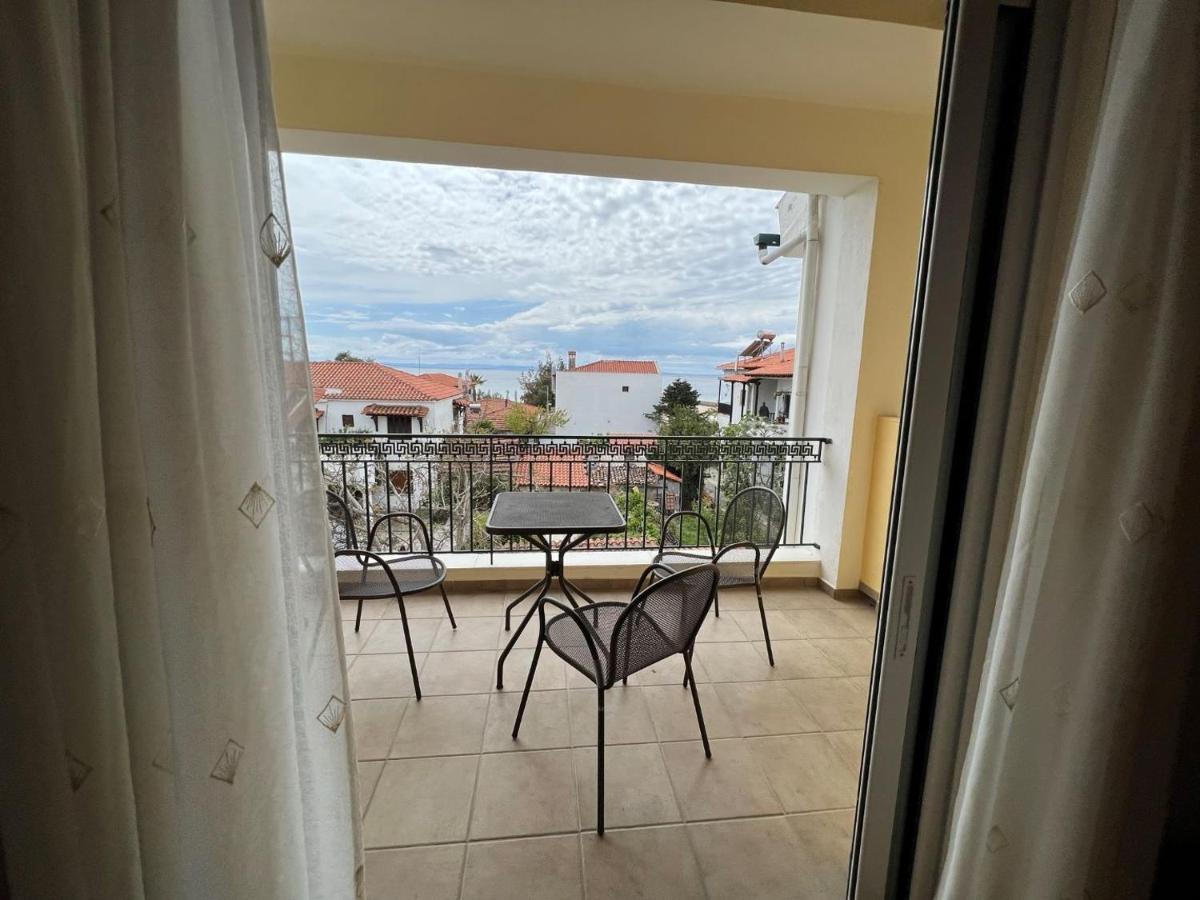 Studio Nikiti Beach Ngoại thất bức ảnh