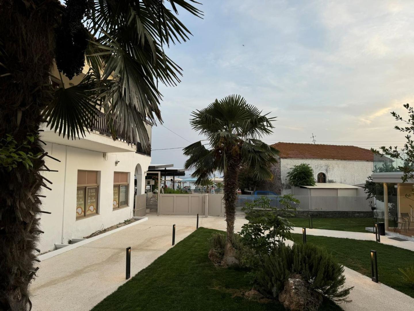 Studio Nikiti Beach Ngoại thất bức ảnh